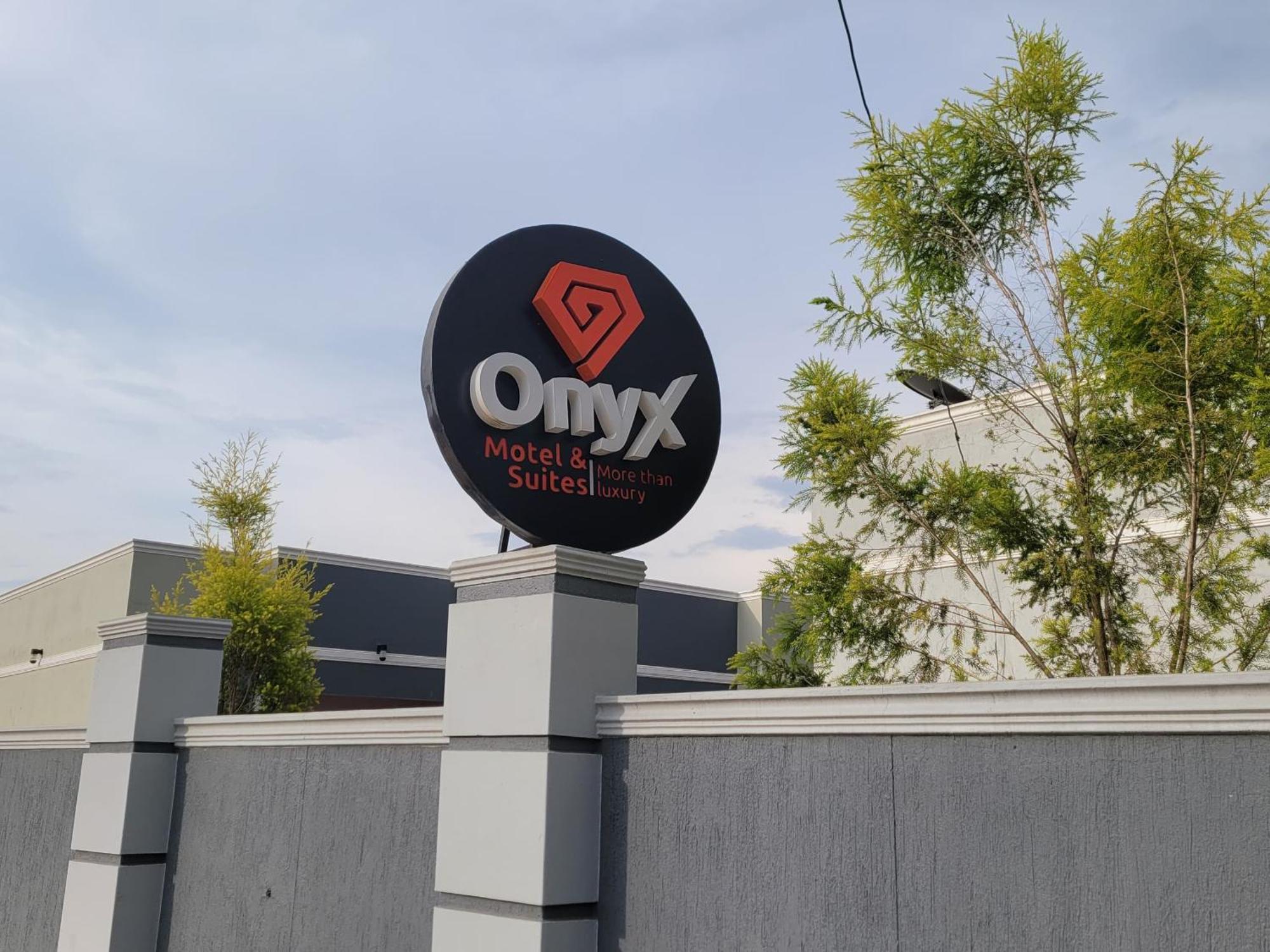 Onyx Motel And Suites Mbarara Ngoại thất bức ảnh